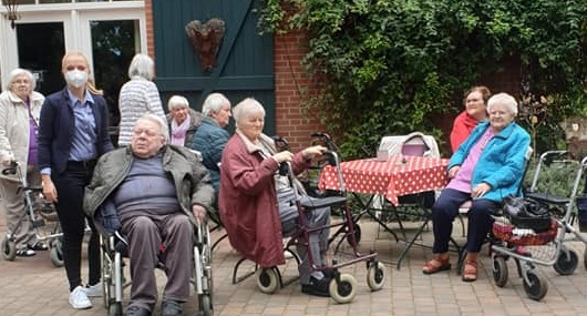 Bewohner des Pro Talis Seniorenzentrums "Am alten Hasetor" zu Besuch auf dem Kräuterhof